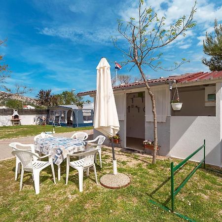 Camp Mali Bungalow Baska  Bagian luar foto