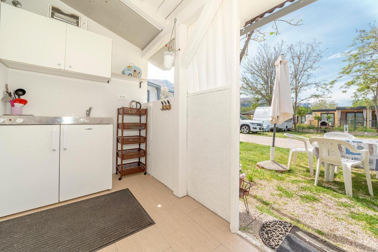Camp Mali Bungalow Baska  Bagian luar foto
