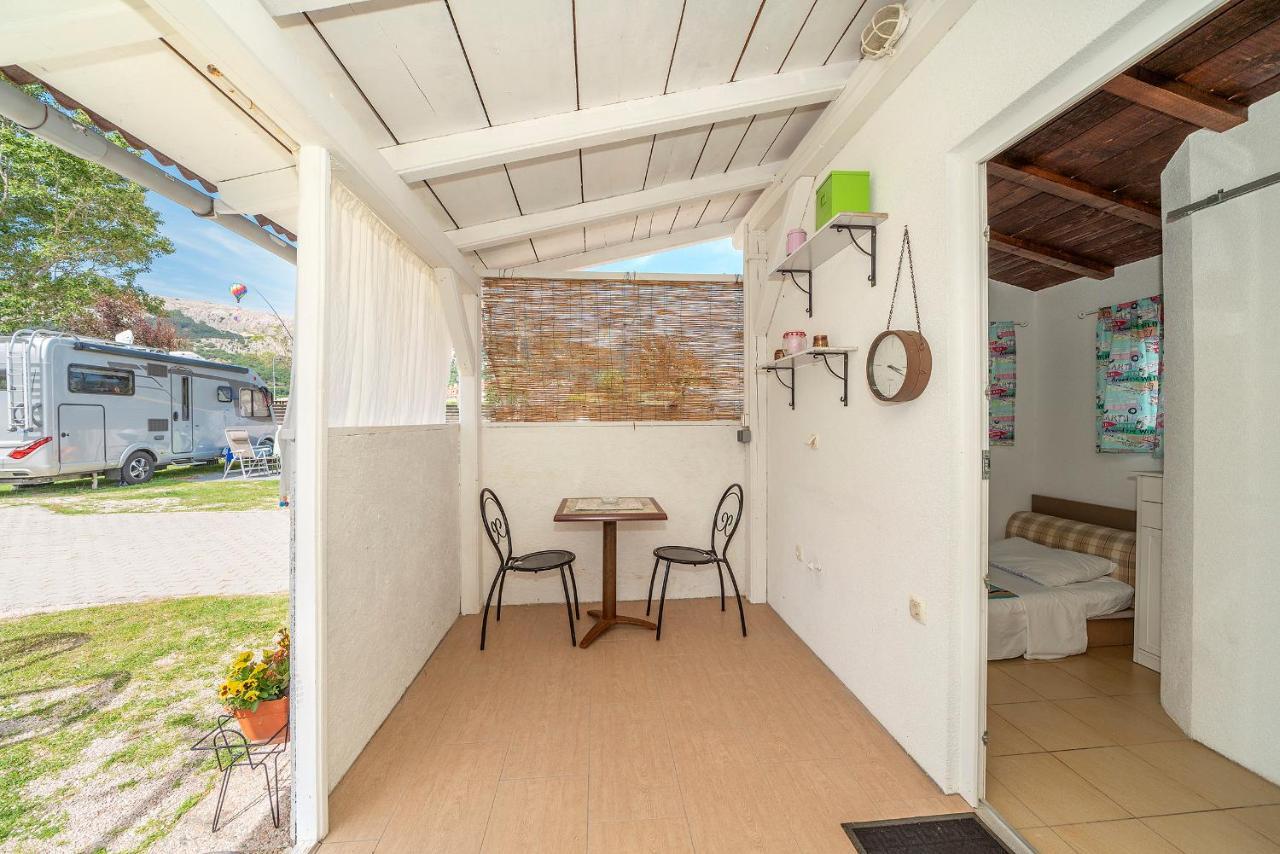 Camp Mali Bungalow Baska  Bagian luar foto