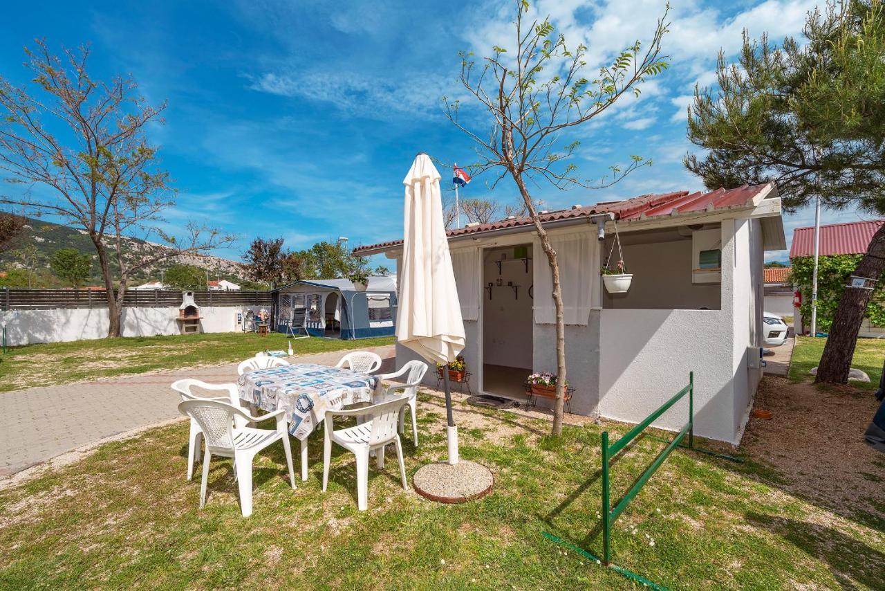 Camp Mali Bungalow Baska  Bagian luar foto
