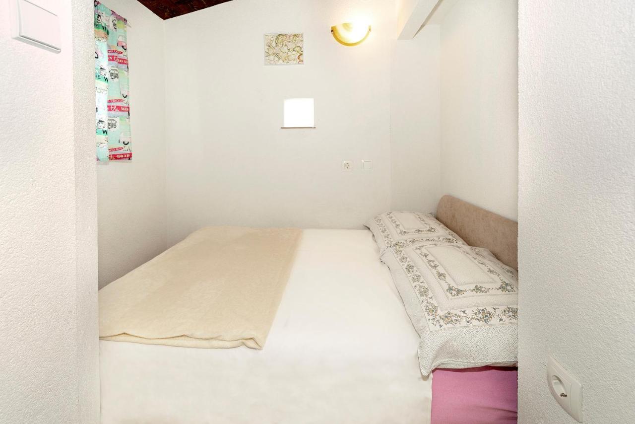 Camp Mali Bungalow Baska  Bagian luar foto